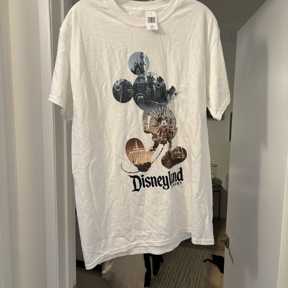 White Disneyland Graphic T-Shirt